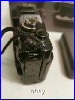 Canon PowerShot G11 10MP Compact Digital Camera Black Box, SD Card And battery