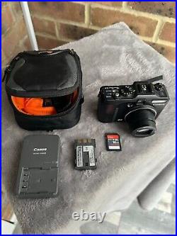 Canon PowerShot G9 12.1MP Digital Camera Black, Lowpro Case, charger, 2 batteries