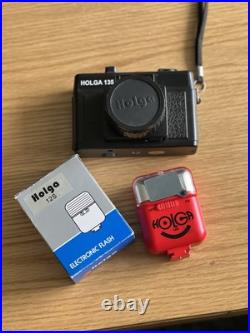 Holga 135 + 12S Hotshoe flash