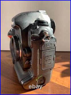 Nikon D3 Body 12.1MP Digital SLR Camera + camera bag, charger, battery & lead